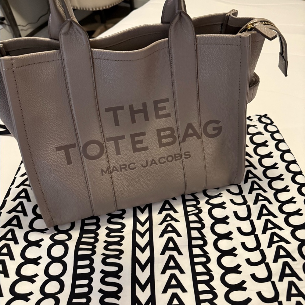 Marc Jacobs The Tote Bag in Taupe Cement Color - size large